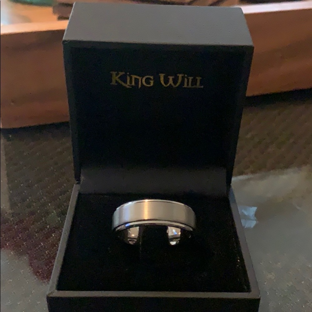 King Will men's polished wedding ring size 11 NWT